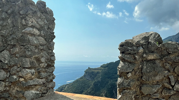 Ausblick bei einer Wanderung an der Amalfiküste